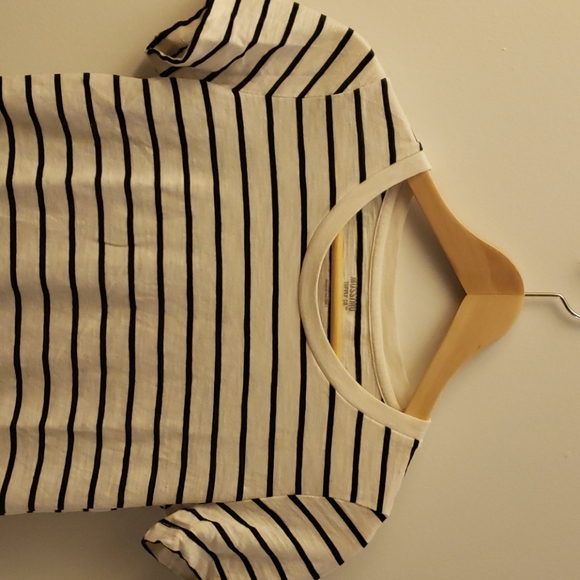 Mossimo black and white striped t-shirt - Picture 2 of 2